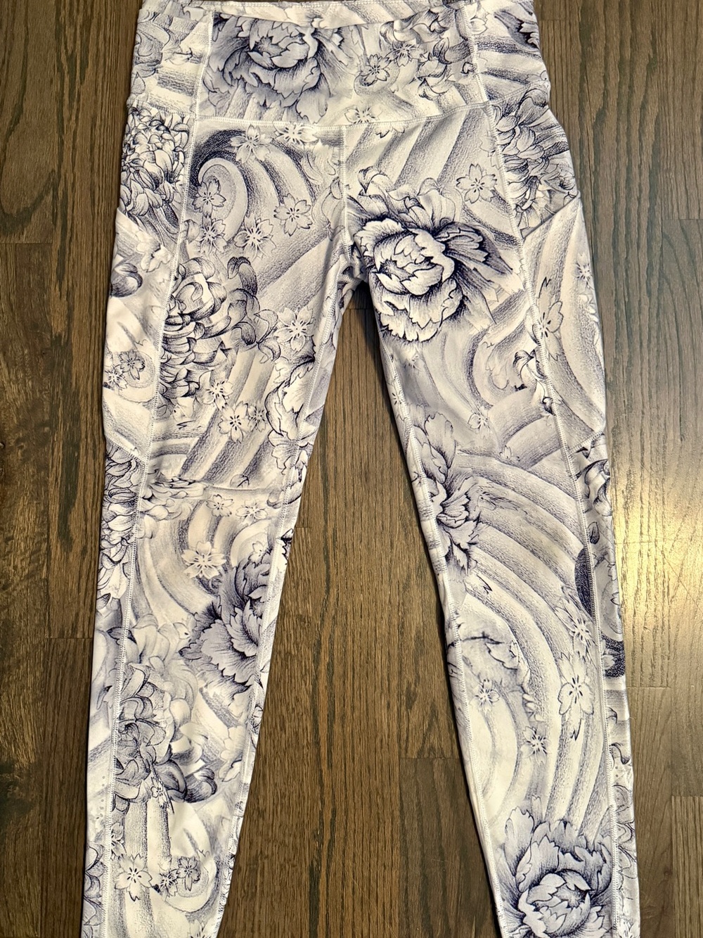 lululemon athletica White & Navy Floral Wave Leggings